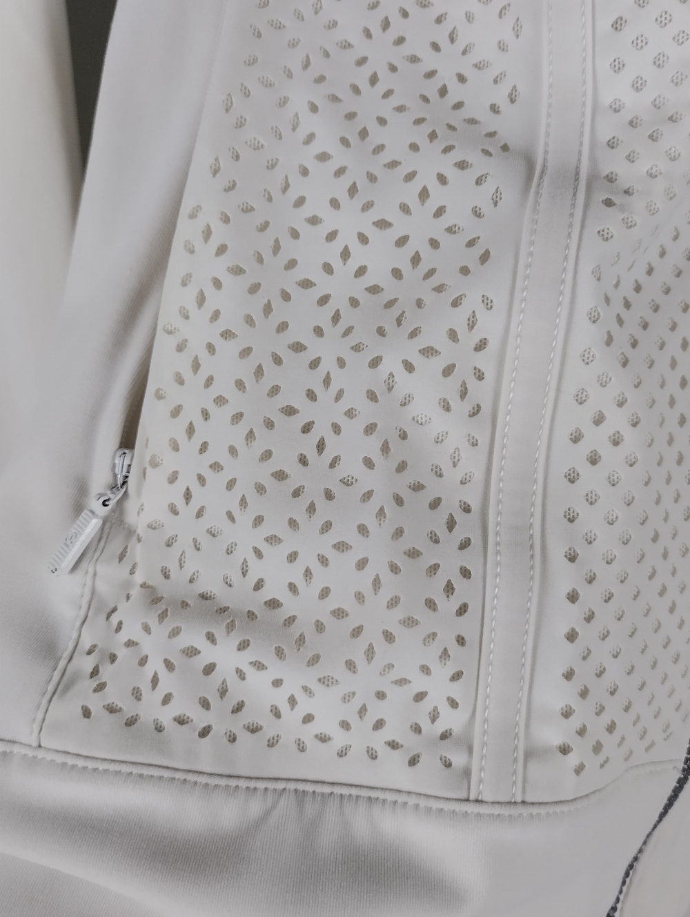 Lululemon Women's Size Small Petite Bone Zip Up Top Gym Running Work Out - Picture 3 of 12